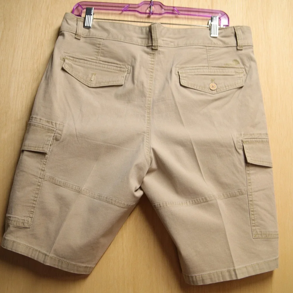 Izod Saltwater Stretch Mens Cargo Shorts Tan 34 Waist 10.5 Inseam Flat Front